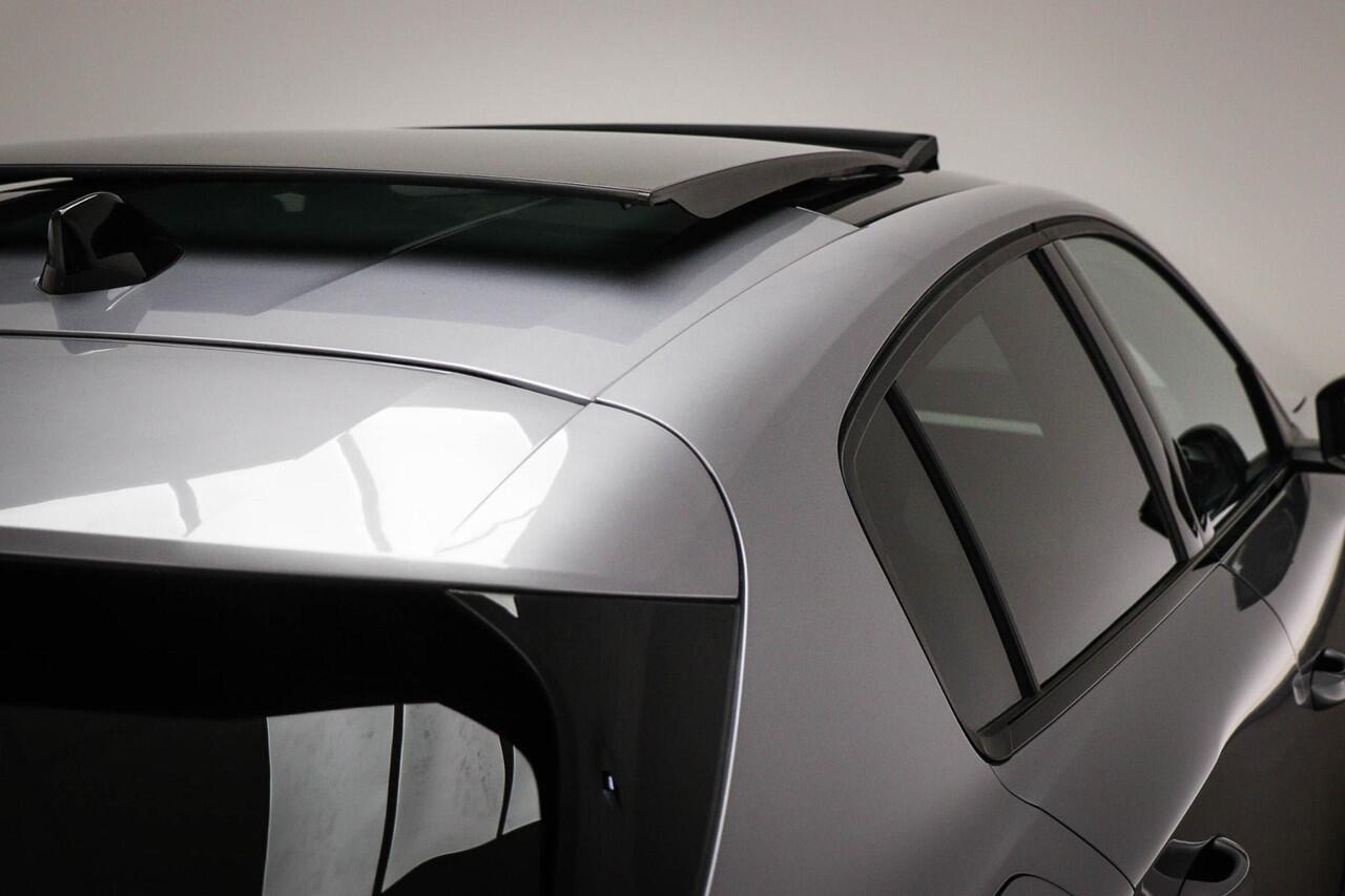 Peugeot 308 1.6 Plug-in Hybrid 180 GT | PANORAMADAK | DRAADLOZE LADER | APPLE | CAMERA