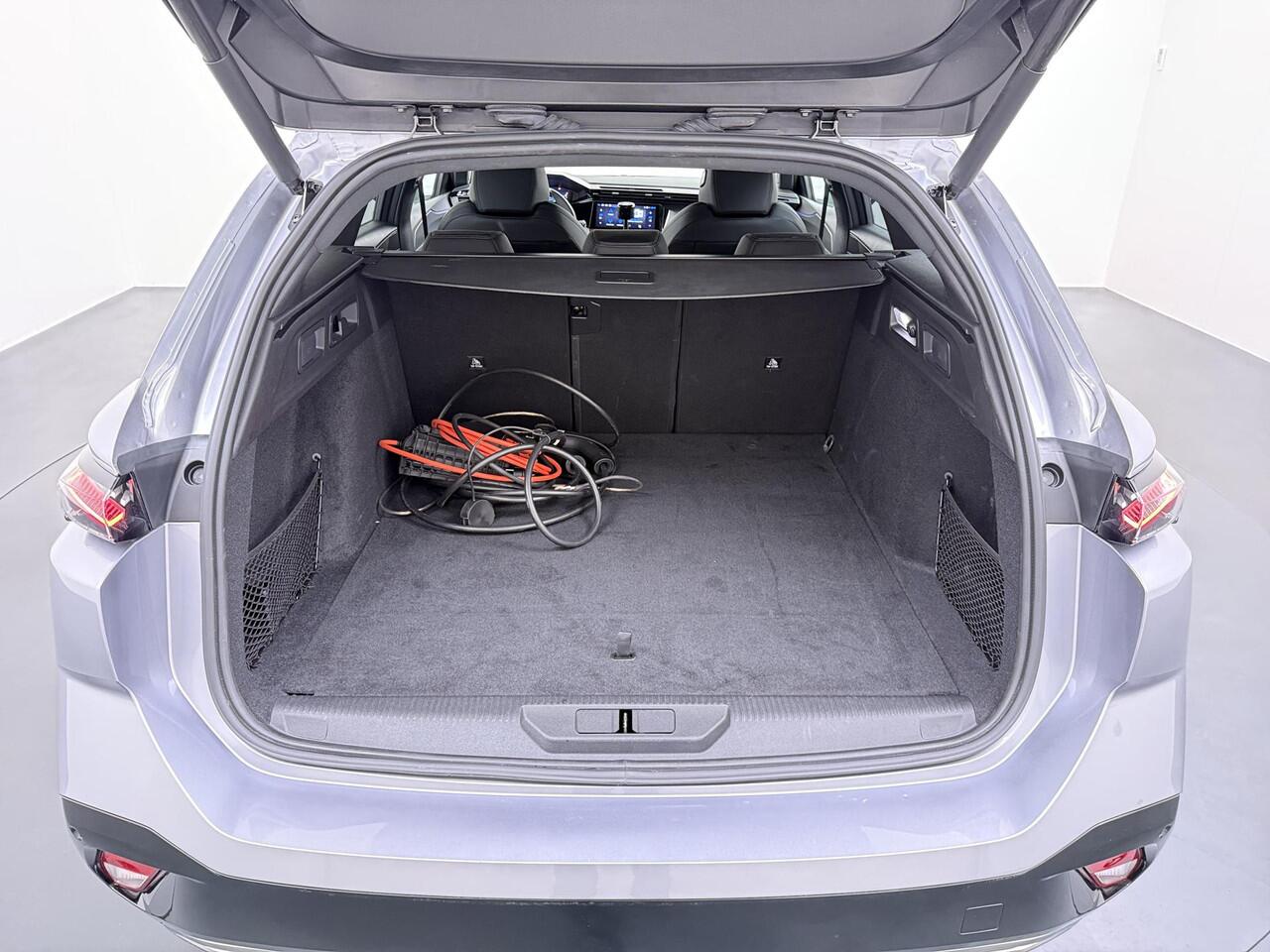 Peugeot 308 1.6 SW Plug-in Hybrid 225 GT PHEV |FOCAL AUDIO | ELEK. ACHTERKLEP| ADAP. CRUISE| 360 CAMERA| DODE HOEK SENSOR| SUPER COMPLEET!