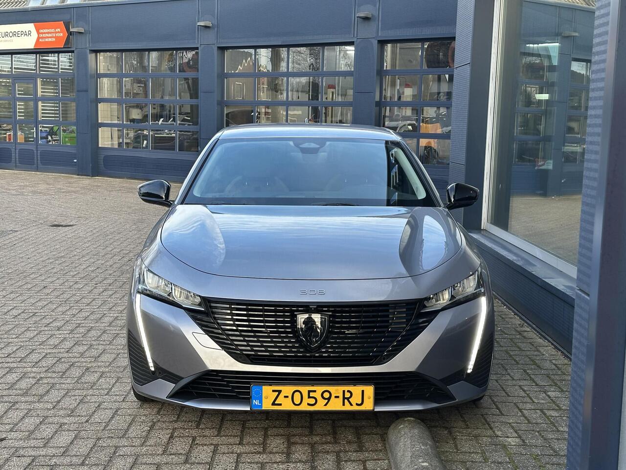 Peugeot 308 SW 1.2 Turbo 130 PK Allure | Automaat | Trekhaak 1400 KG | All Season banden | Navigatie | 360 Graden HD Camera | Full LED Verlichting | Cruise Control | Keyless Entry | Dode Hoek Detectie | Adaptieve Cruise Control | Digitaal Dashbord | 17" Lichtmetalen 