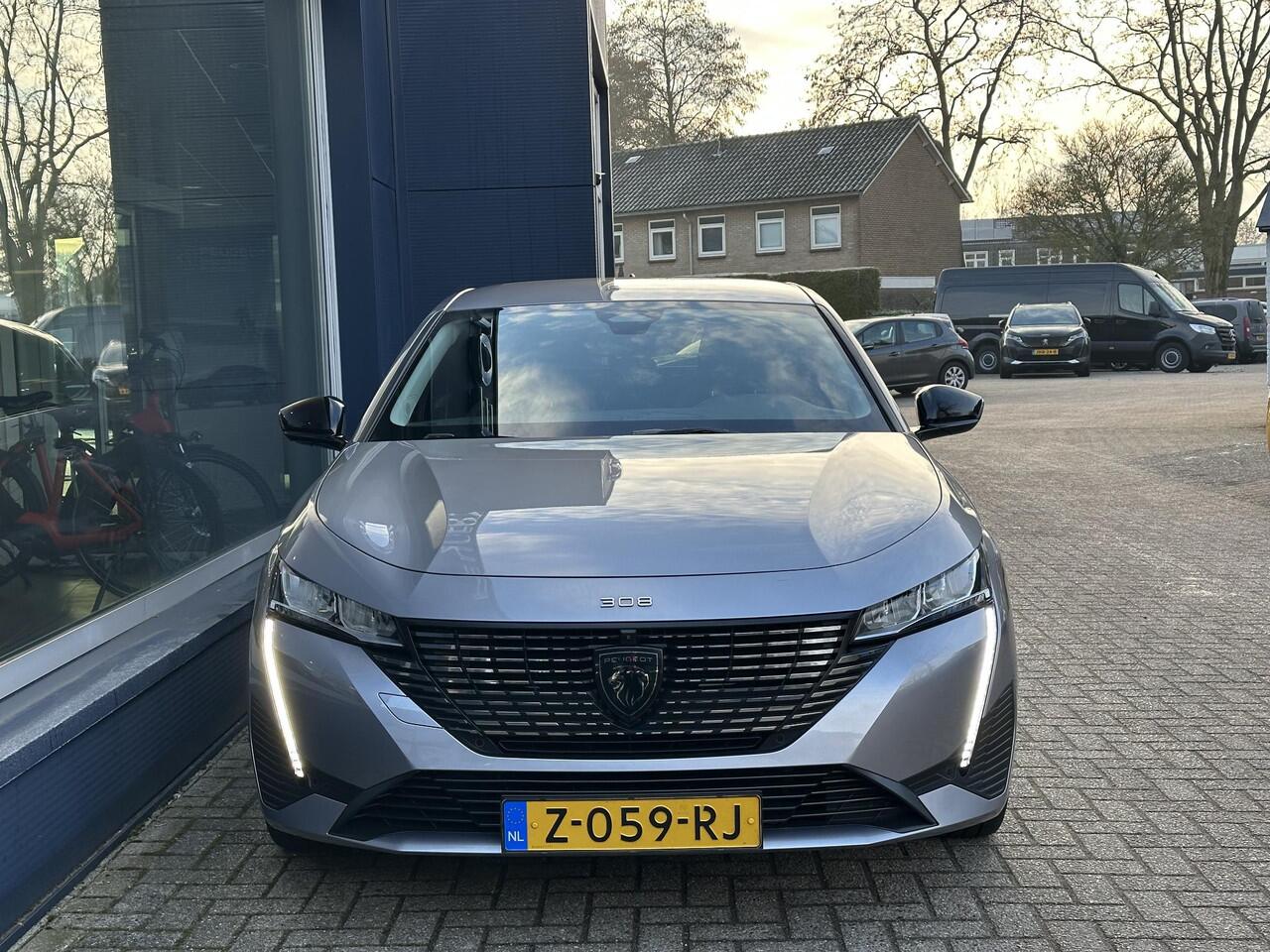 Peugeot 308 SW 1.2 Turbo 130 PK Allure | Automaat | Trekhaak 1400 KG | All Season banden | Navigatie | 360 Graden HD Camera | Full LED Verlichting | Cruise Control | Keyless Entry | Dode Hoek Detectie | Adaptieve Cruise Control | Digitaal Dashbord | 17" Lichtmetalen 