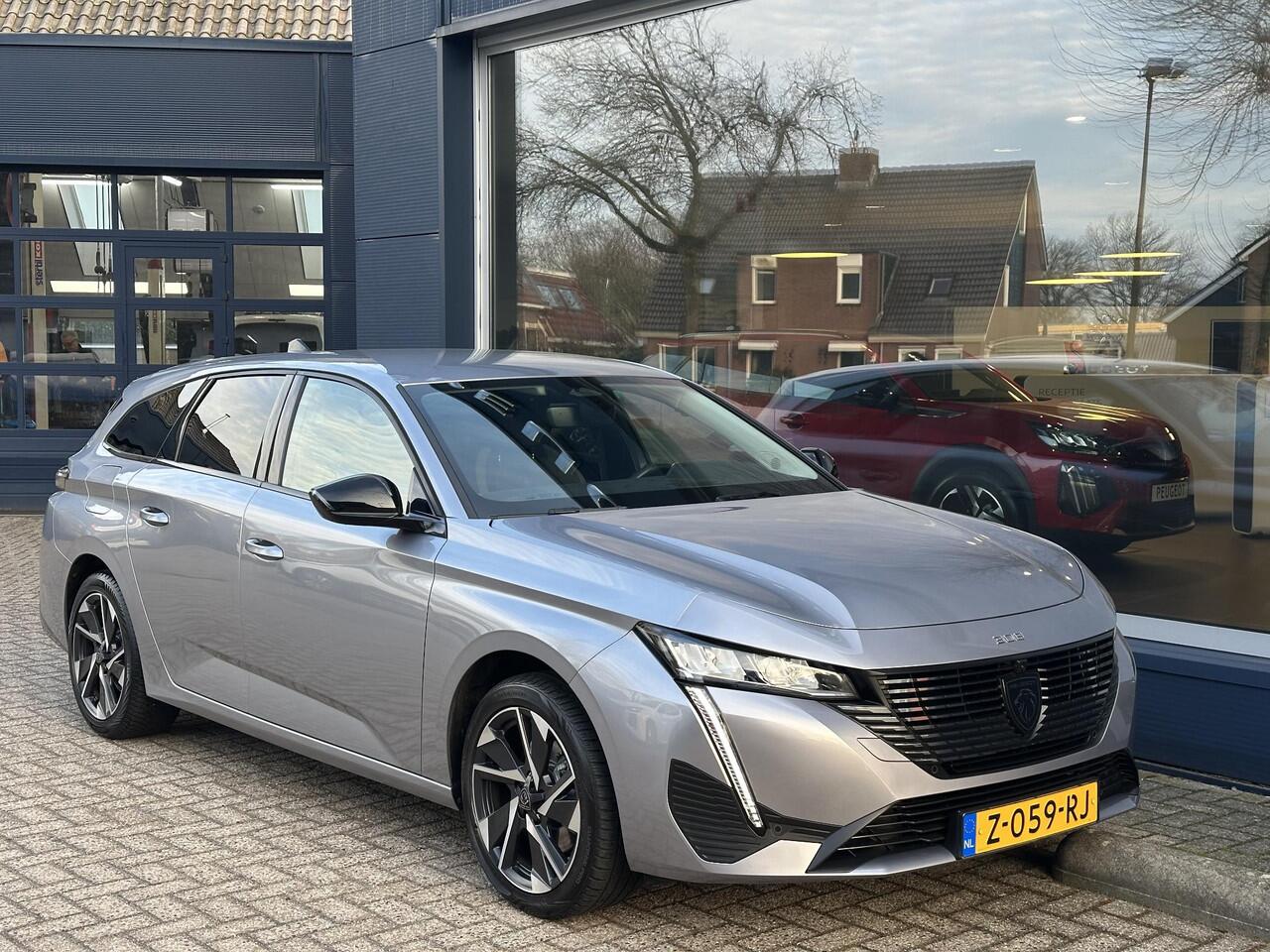 Peugeot 308 SW 1.2 Turbo 130 PK Allure | Automaat | Trekhaak 1400 KG | All Season banden | Navigatie | 360 Graden HD Camera | Full LED Verlichting | Cruise Control | Keyless Entry | Dode Hoek Detectie | Adaptieve Cruise Control | Digitaal Dashbord | 17" Lichtmetalen 