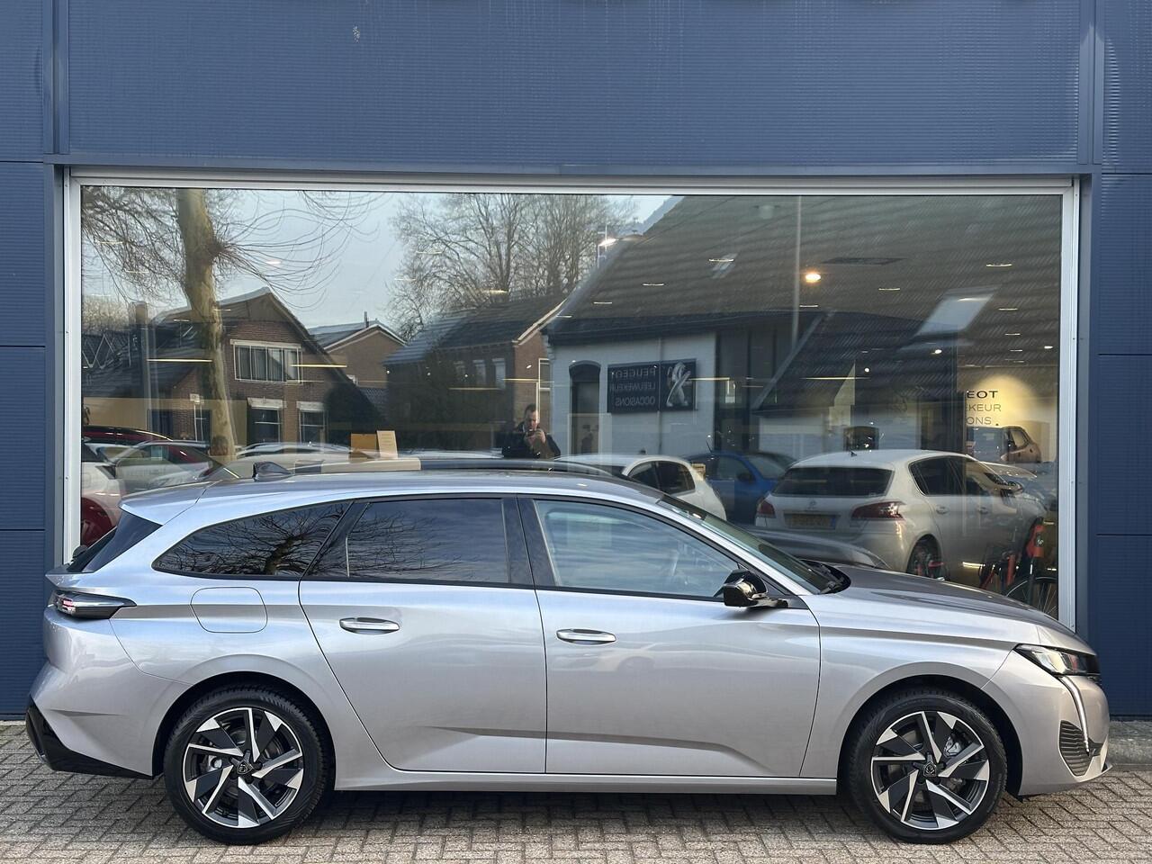 Peugeot 308 SW 1.2 Turbo 130 PK Allure | Automaat | Trekhaak 1400 KG | All Season banden | Navigatie | 360 Graden HD Camera | Full LED Verlichting | Cruise Control | Keyless Entry | Dode Hoek Detectie | Adaptieve Cruise Control | Digitaal Dashbord | 17" Lichtmetalen 