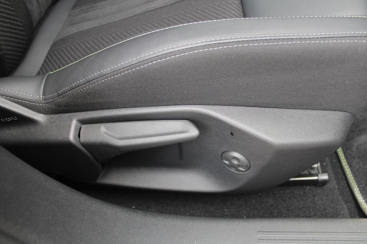 Peugeot 308 SW 1.6 Plug-in Hybrid 225 GT Automaat Airco Navi Camera Carplay Zeer mooi