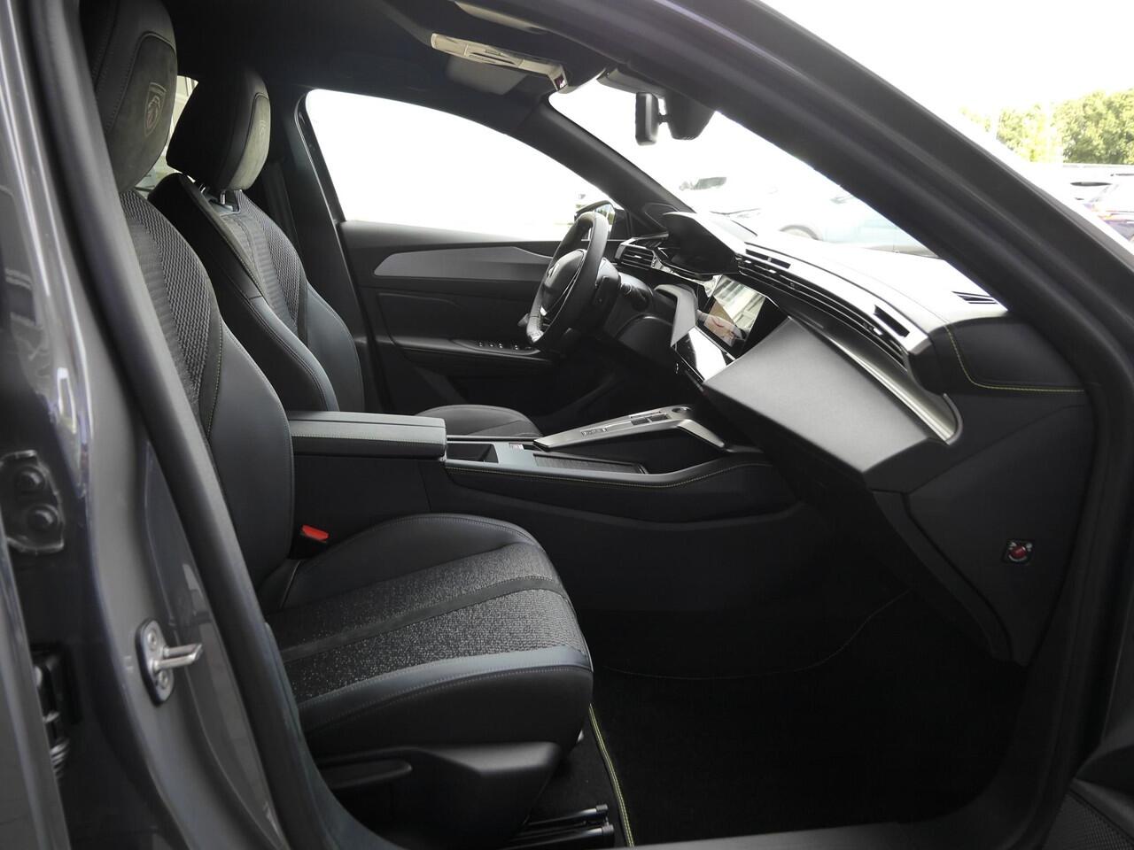 Peugeot 308 1.2 Hybrid 136 e-DCS6 GT | Nieuwe auto | Automaat | Keyless entry & start | Led verlichting | 18 inch Lichtmetalen velgen | Navigatie | Adaptive cruise control | Rondom camera | Regensensor