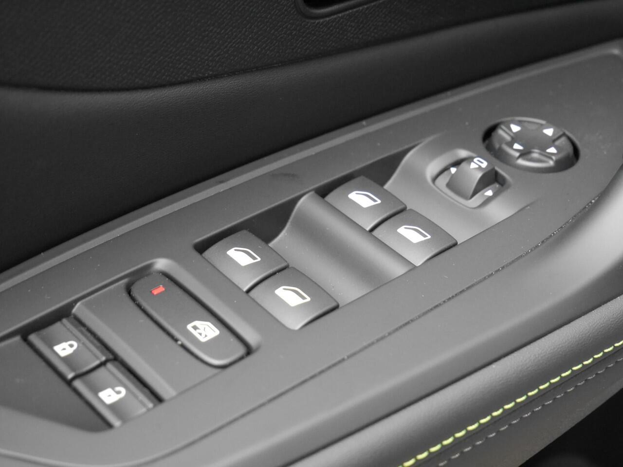 Peugeot 308 1.2 Hybrid 136 e-DCS6 GT | Nieuwe auto | Automaat | Keyless entry & start | Led verlichting | 18 inch Lichtmetalen velgen | Navigatie | Adaptive cruise control | Rondom camera | Regensensor