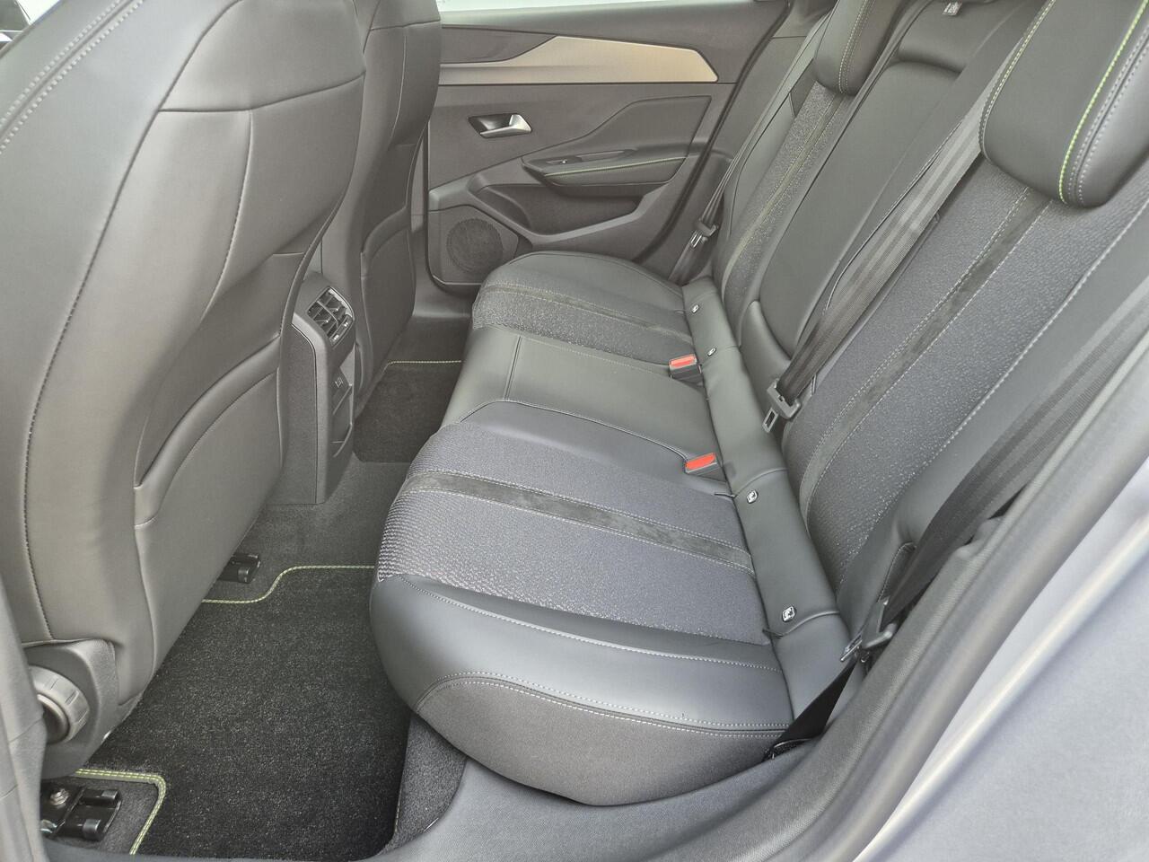 Peugeot 308 SW Hybrid 136 e-DCS6 GT Automaat / Apple Carplay Android Auto / Navigatie / Adaptief cruise control / Keyless Entry/Start / Rondomzicht camera / Lichtmetalen wielen 18" /