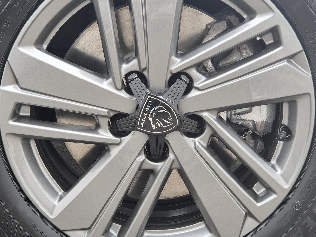 Peugeot 308 SW 1.2 Hybrid 136 e-DCS6 Style Automaat / Fabrieksgarantie tot 3-4-2027 / Apple Carplay Android Auto / Keyless Entry/Start / Adaptief cruise control / Climate control / Navigatie / Lichtmetalen wielen 16" /