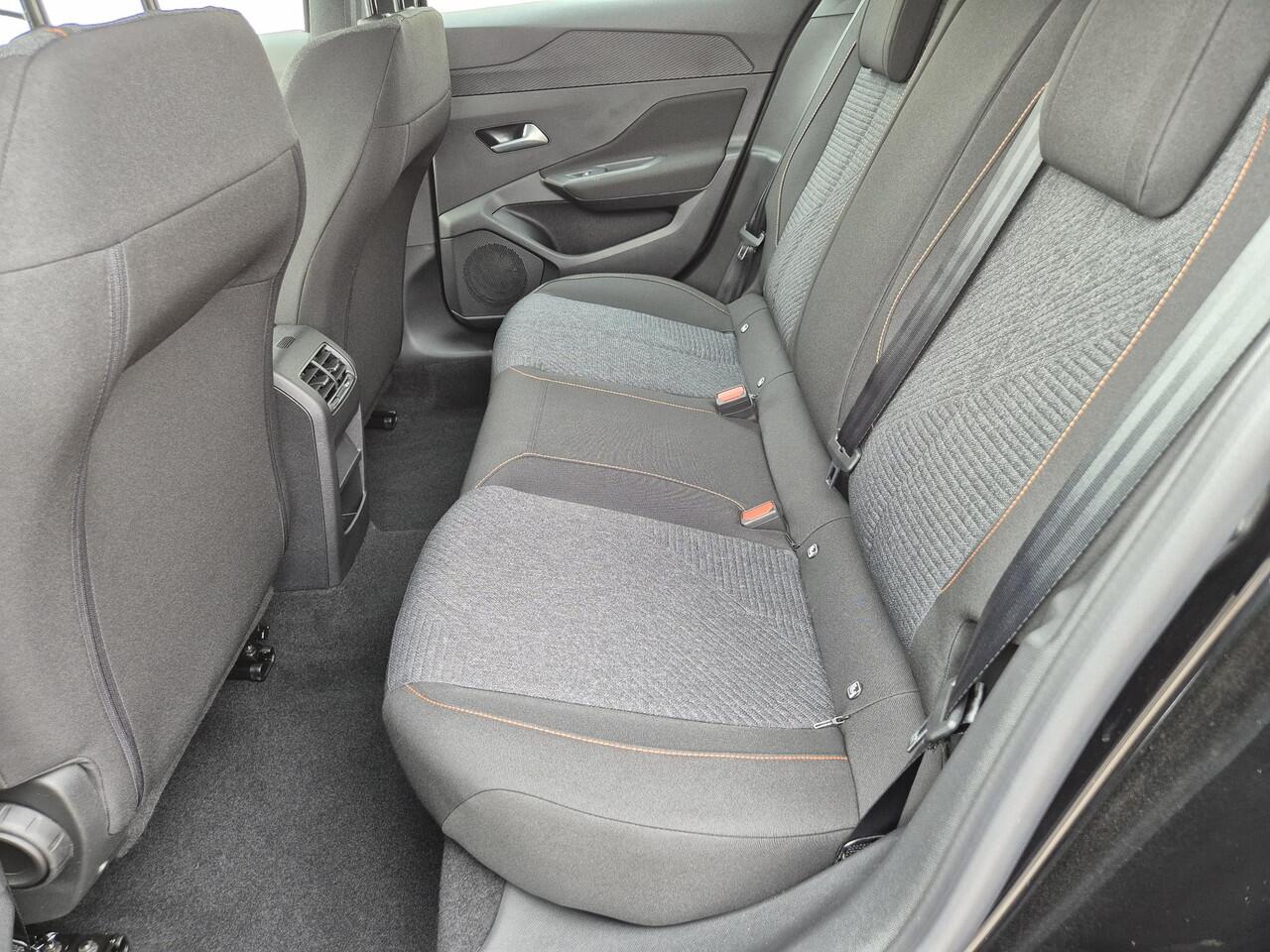 Peugeot 308 SW 1.2 Hybrid 136 e-DCS6 Style Automaat / Fabrieksgarantie tot 3-4-2027 / Apple Carplay Android Auto / Keyless Entry/Start / Adaptief cruise control / Climate control / Navigatie / Lichtmetalen wielen 16" /