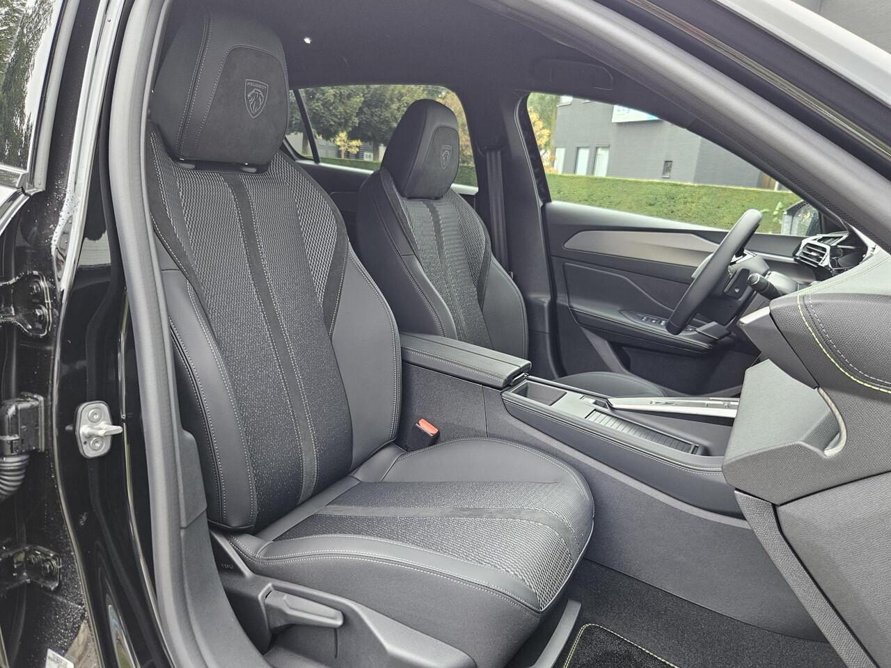 Peugeot 308 GT Hybrid Automaat / NIEUW / Fabrieksgarantie tot 28-3-2027 / 360 Graden Camera / Apple Carplay & Android Auto / Adaptief Cruise Control / Climate Control / Navigatie /