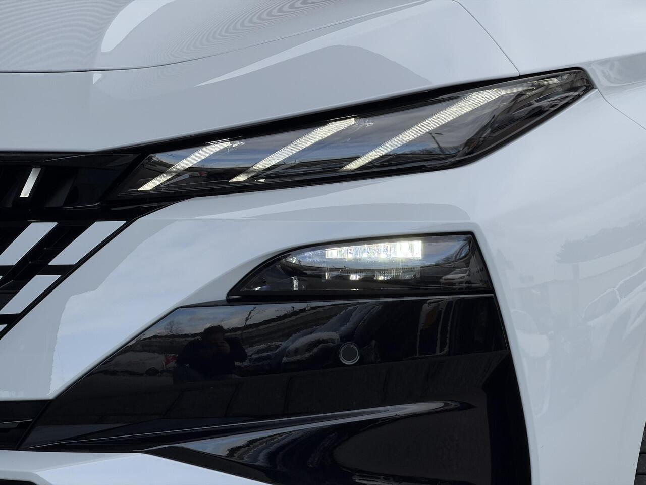 Peugeot 308 SW GT 1.6 Plug-in Hybrid 195pk e-EAT8 | FOCAL | NAVI | SCHUIF/KANTELDAK | 18 INCH LM VELGEN | 360° CAMERA |