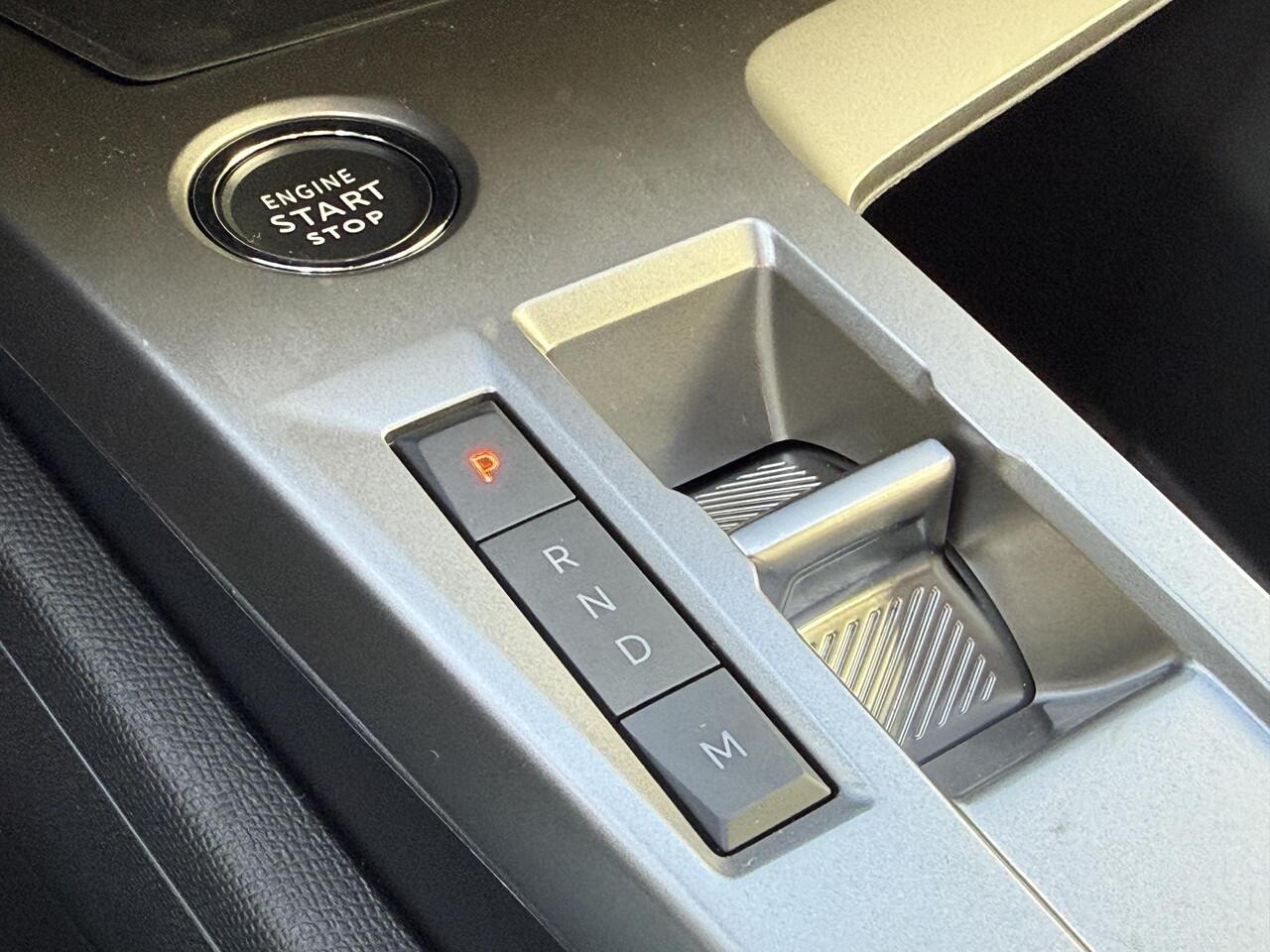 Peugeot 308 SW Hybrid 136 e-DCS6 Style Automaat / Fabrieksgarantie tot 3-4-2027 / Apple Carplay Android Auto / Keyless Entry/Start / Adaptief cruise control / Climate control / Navigatie / Lichtmetalen wielen 16" /