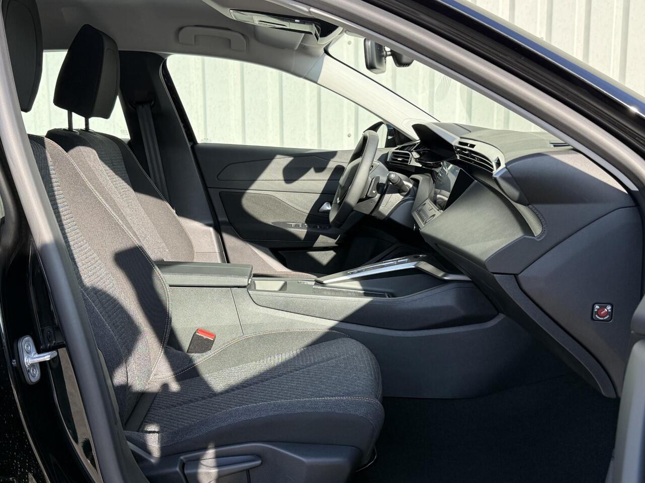 Peugeot 308 SW Hybrid 136 e-DCS6 Style Automaat / Fabrieksgarantie tot 3-4-2027 / Apple Carplay Android Auto / Keyless Entry/Start / Adaptief cruise control / Climate control / Navigatie / Lichtmetalen wielen 16" /