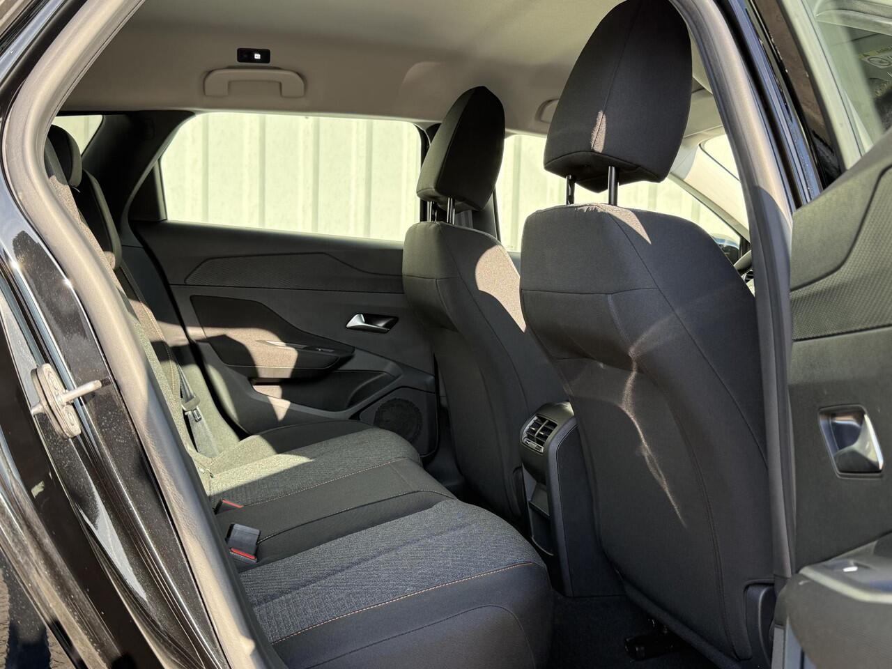 Peugeot 308 SW Hybrid 136 e-DCS6 Style Automaat / Fabrieksgarantie tot 3-4-2027 / Apple Carplay Android Auto / Keyless Entry/Start / Adaptief cruise control / Climate control / Navigatie / Lichtmetalen wielen 16" /