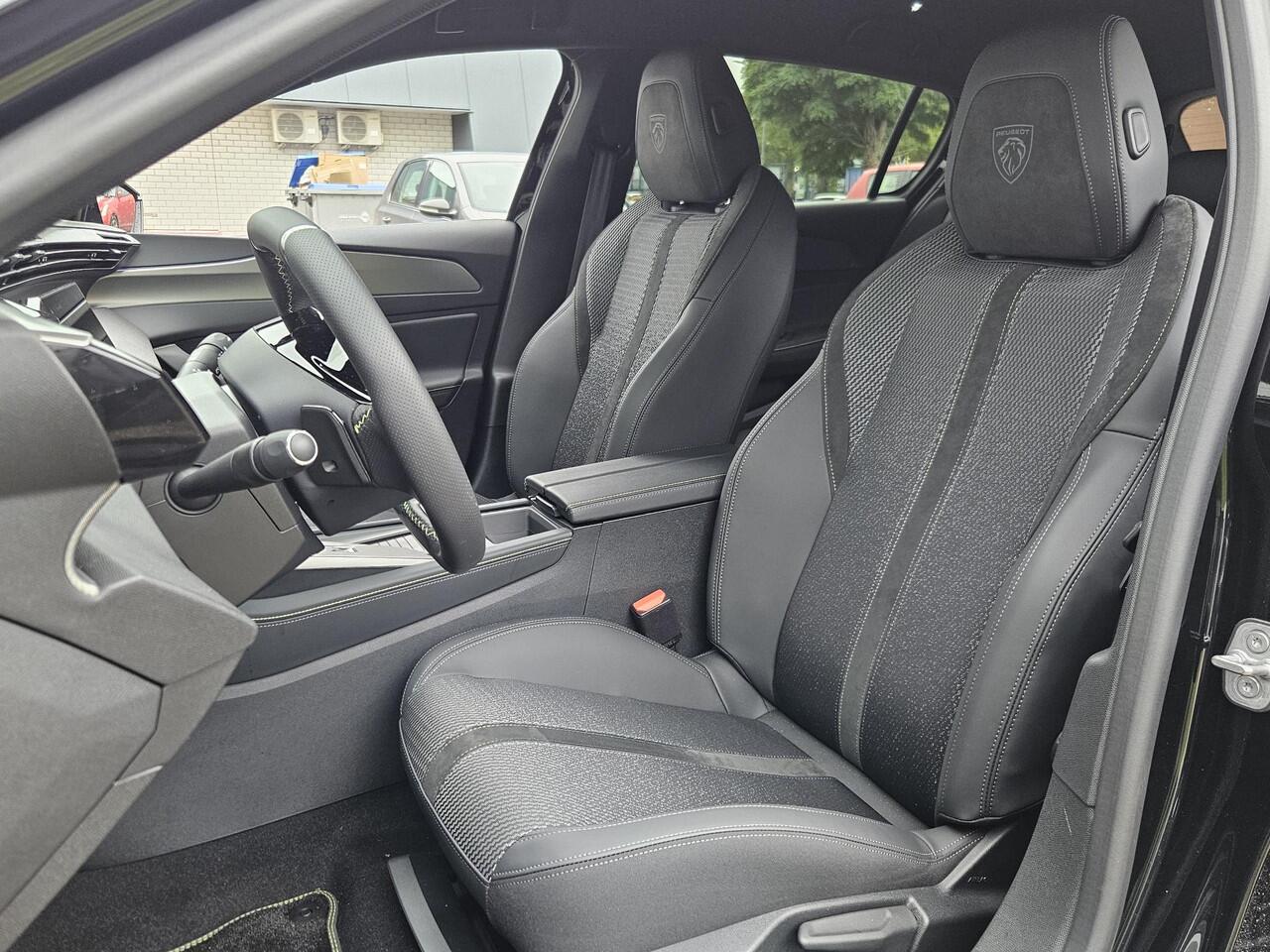 Peugeot 308 GT 136PK Hybrid Automaat / NIEUW / Fabrieksgarantie tot 28-3-2027 / Adaptief Cruise Control / Achteruitrijcamera / Apple Carplay & Android Auto / Climate Control / Navigatie /