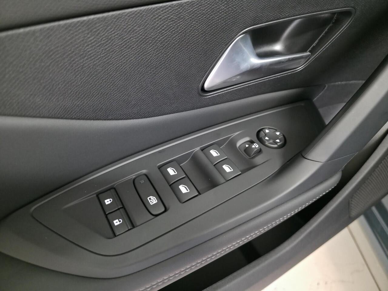 Peugeot 308 SW 1.2 Hybrid 145 e-DCS6 Allure .