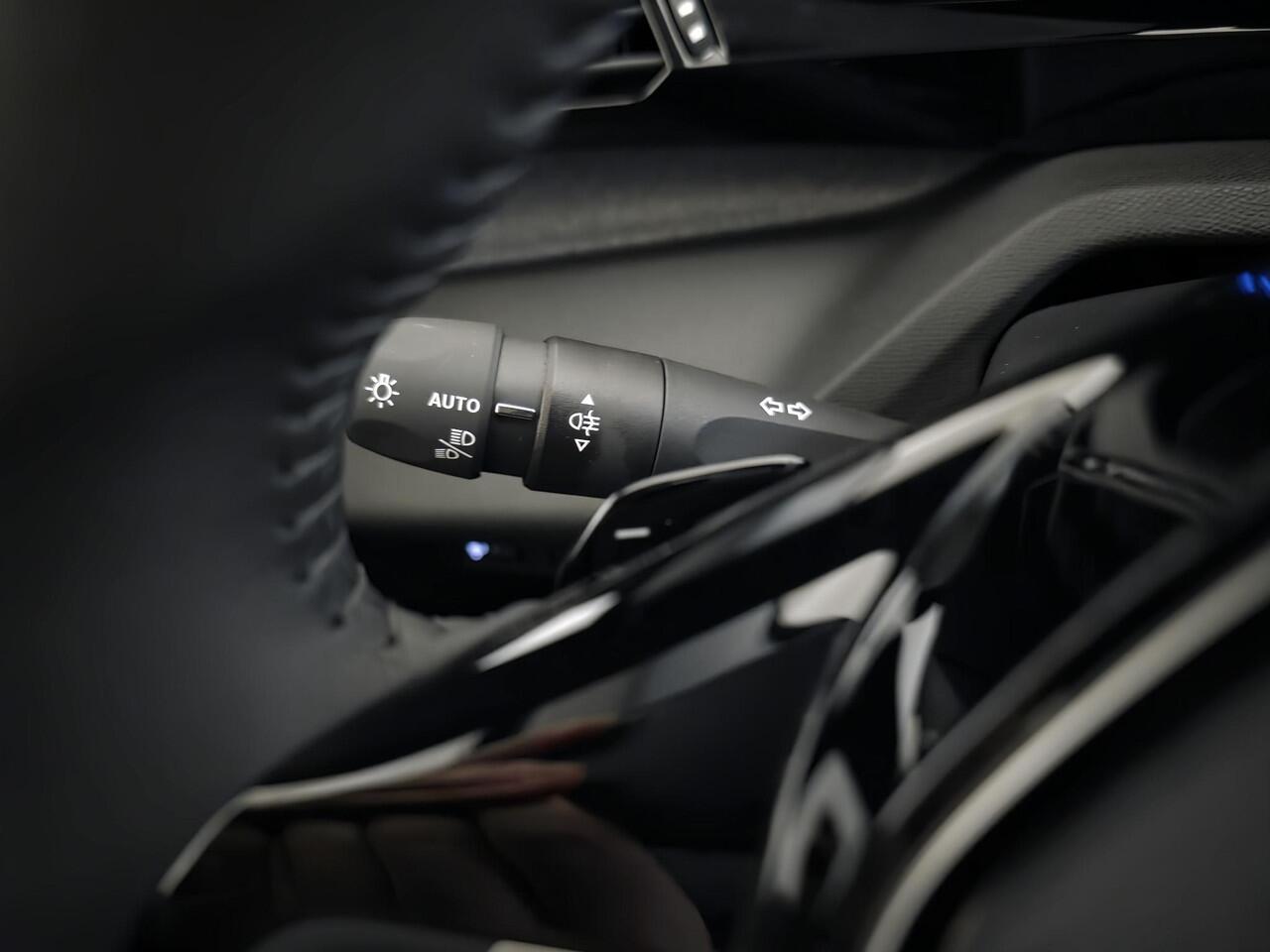 Peugeot 308 SW 1.2 Hybrid 145 e-DCS6 Allure .