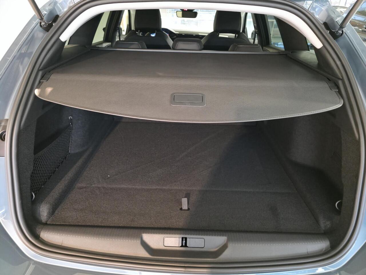 Peugeot 308 SW 1.2 Hybrid 145 e-DCS6 Allure .