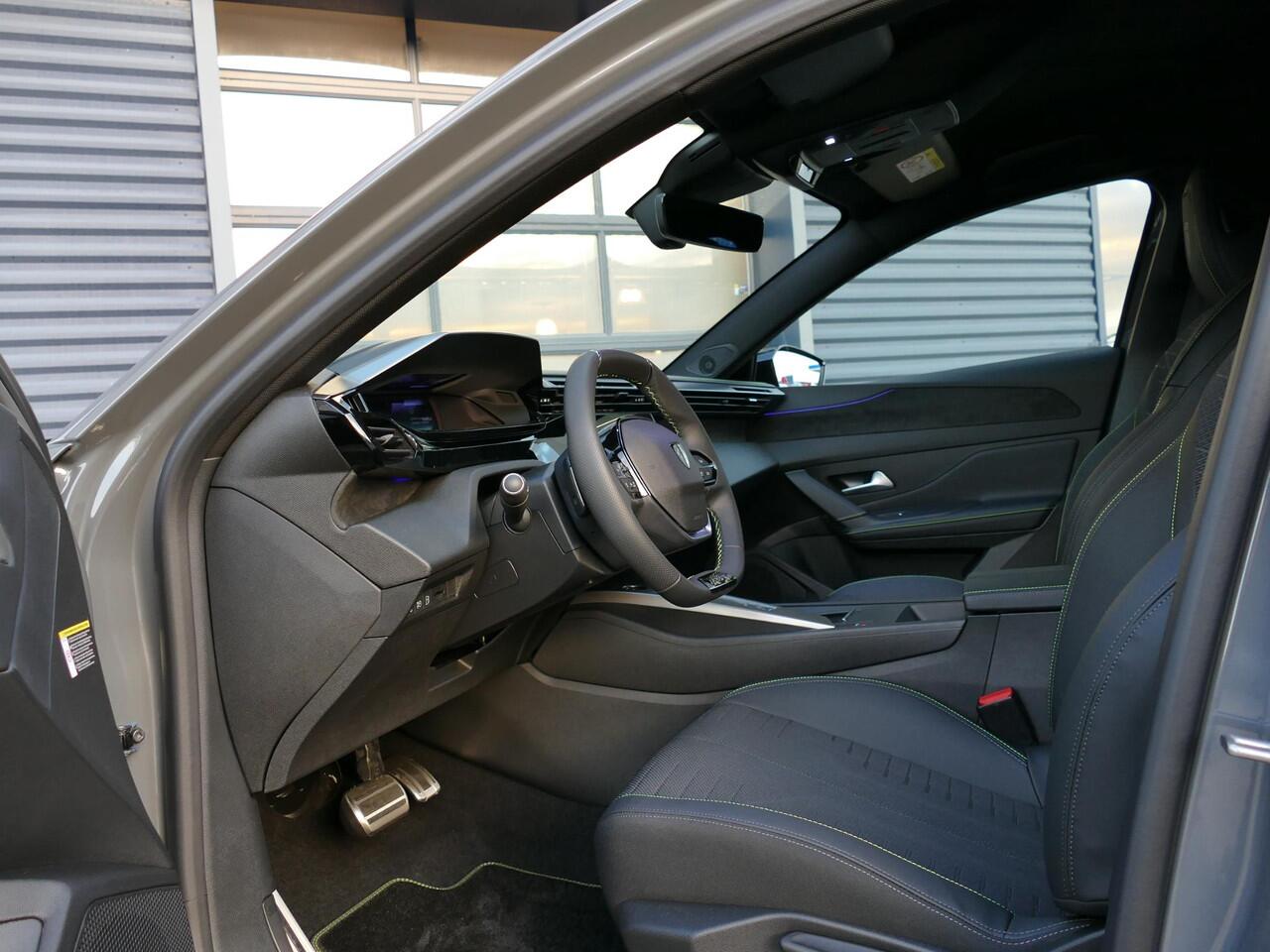 Peugeot 308 SW 1.6 Plug-in Hybrid 195 GT | NIEUW MODEL! | 85km EV Actieradius WLTP | 360° Camera | Matrix LED | Apple Carplay/Android Auto | Adaptive Cruise Control | Drive Assist | Elektrische kofferklep | Active Sport Sound | Verlichte grill & logo