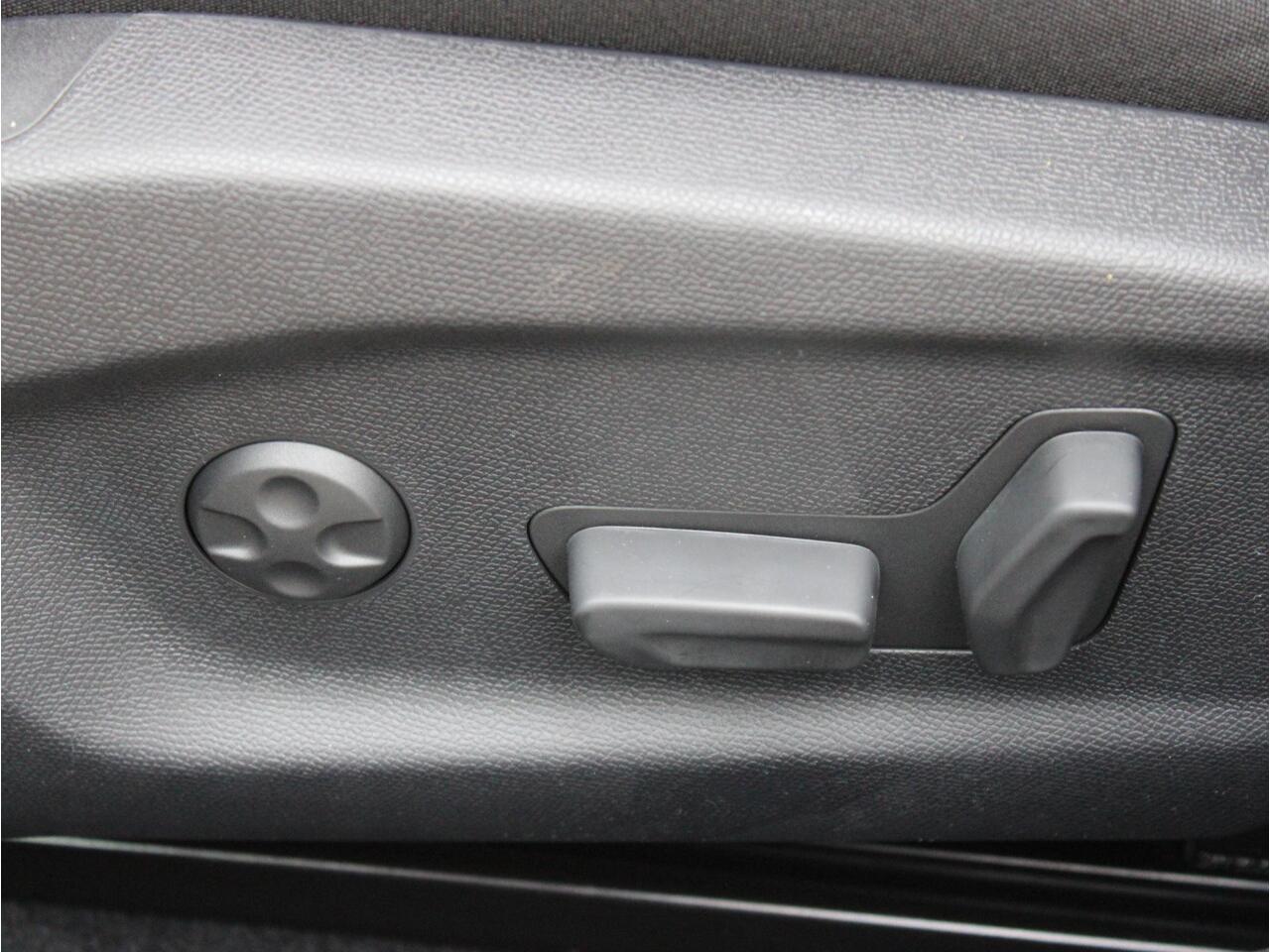 Peugeot 308 SW HYBRID 145 GT ALCANTARA EXECUTIVE PACK