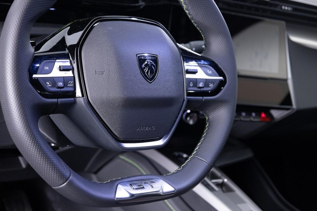 Peugeot 308 SW 1.2 Hybrid 145 e-DCS6 GT ? 1e Eigenaar | CARPLAY | SFEEFVERLICHTING