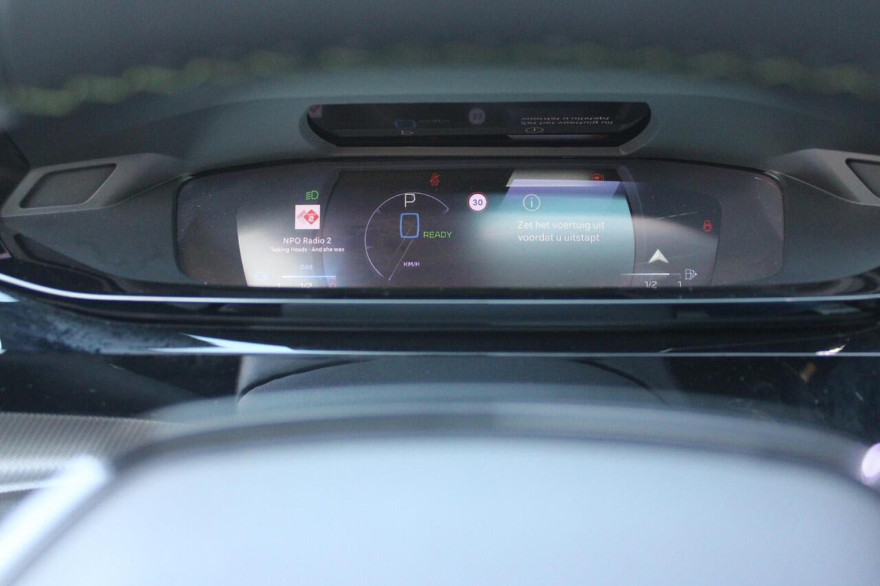 Peugeot 308 SW 1.6 Plug-in Hybrid 180PK GT | PANORAMISCH SCHUIF/KANTEL DAK | TREKHAAK | ALCANTARA BEKLEDING MET EEN ELEKTRISCH BEDIENBARE BESTUURDERSSTOEL | 18" LICHTMETALEN VELGEN "PORTLAND" | FOCAL AUDIO SYSTEM | STOEL/STUUR VERWARMING | NAVIGATIE | DRAADLOZE APPLE