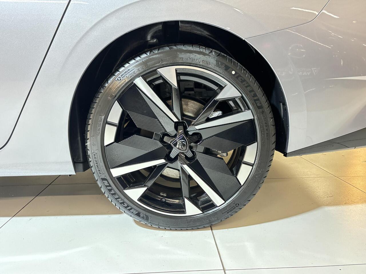 Peugeot 308 SW 1.6 Plug-in Hybrid 195 GT .