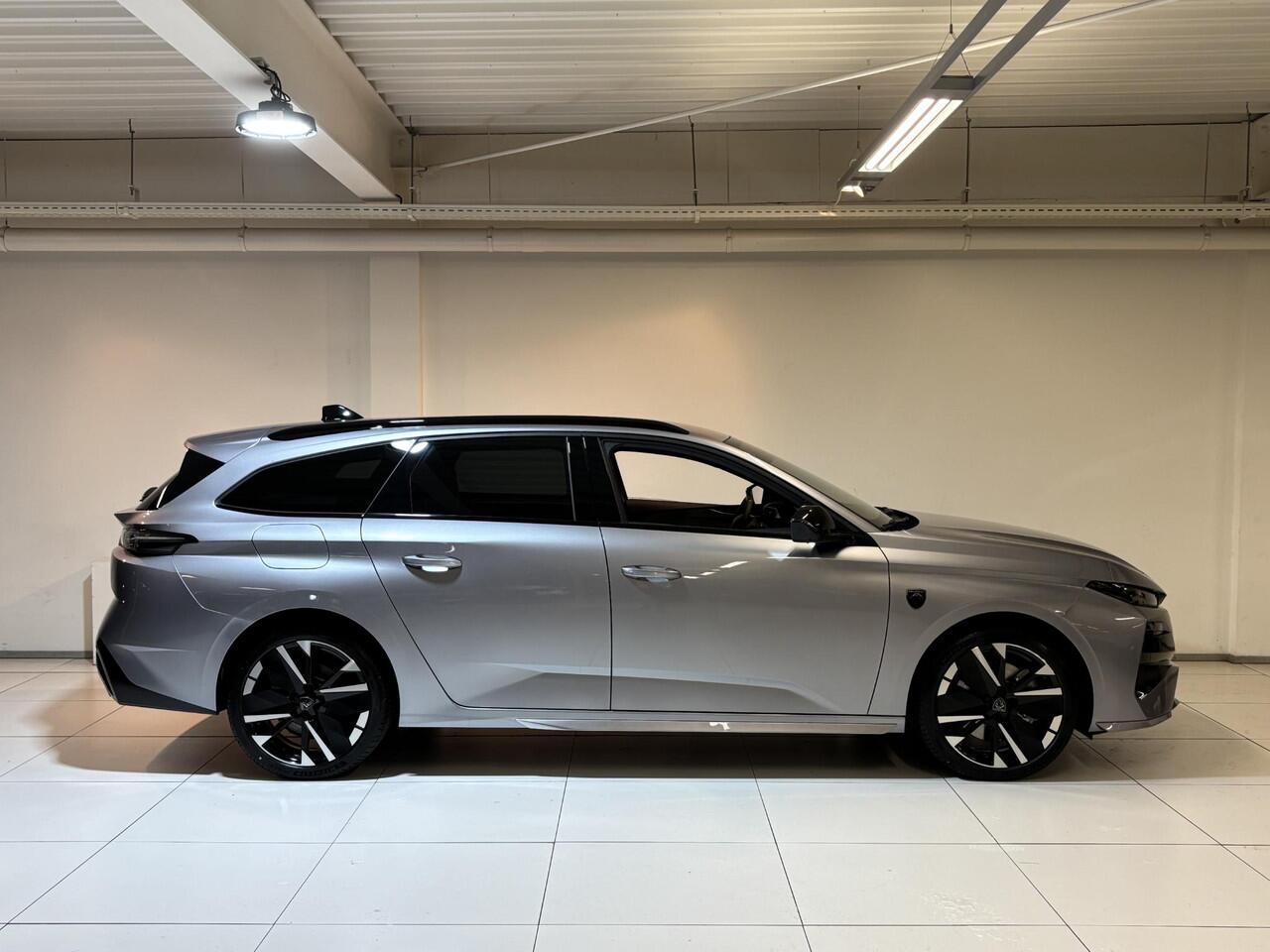 Peugeot 308 SW 1.6 Plug-in Hybrid 195 GT .