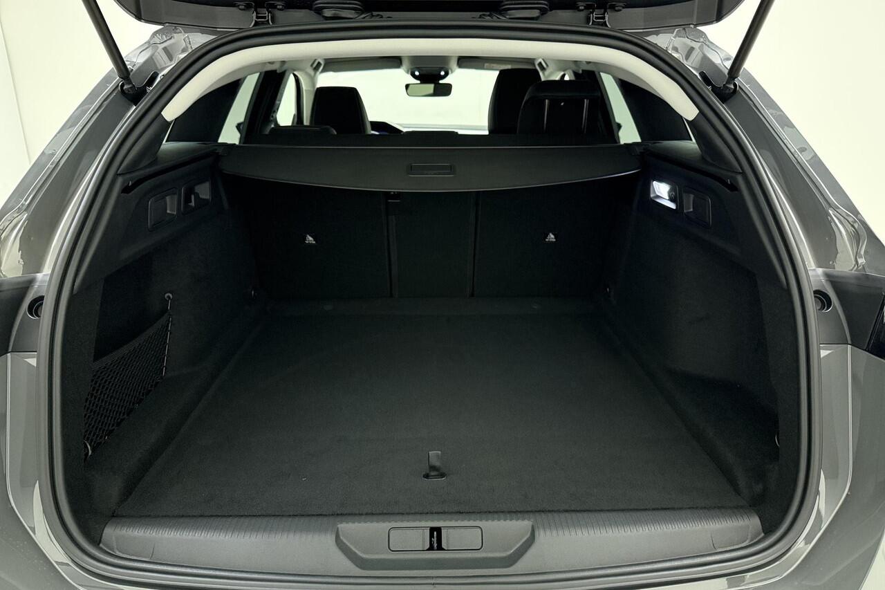 Peugeot 308 SW 1.2 Hybrid 145 e-DCS6 GT Keyless Entry & Go l Full-LED l Camera l Parkeersensoren l Draadloos Apple Carplay/Android Auto l TomTom Navigatie l Digitale cockpit l i-Toggles l Lichtmetalen Velgen