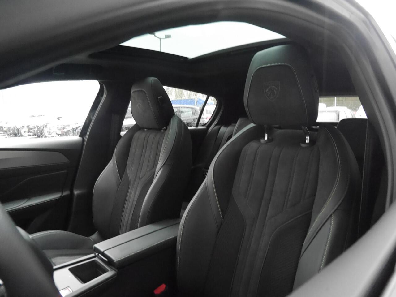 Peugeot 308 1.2 Hybrid 145 e-DCS6 GT | Demo | Trekhaak | 360 graden camera | Adaptieve cruise control | Alcantara bekleding | Panorama dak | Draadloze telefoonlader | Keyless entry en start | Facelift model