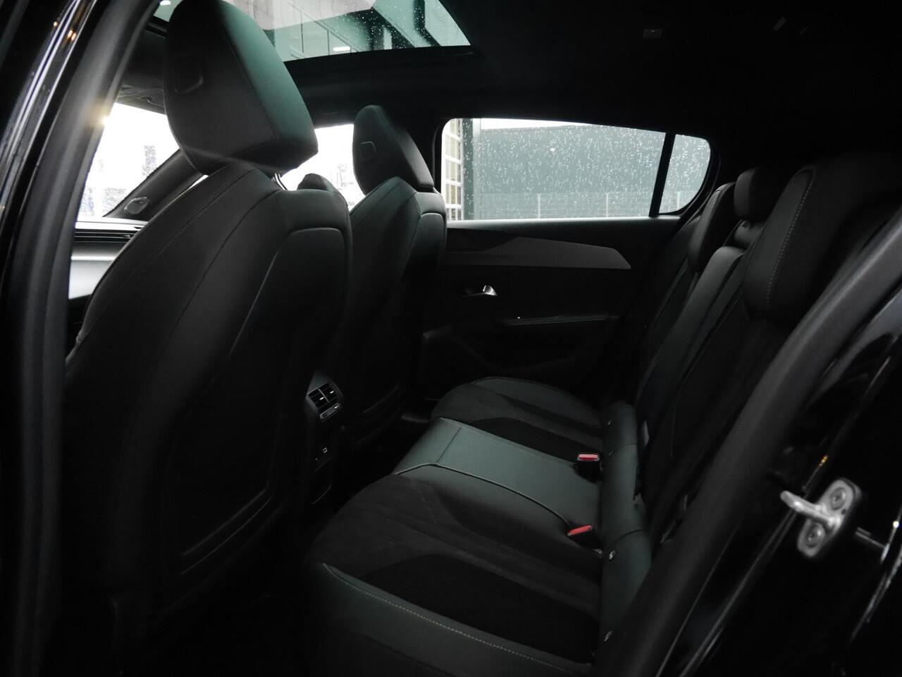 Peugeot 308 1.2 Hybrid 145 e-DCS6 GT | Demo | Trekhaak | 360 graden camera | Adaptieve cruise control | Alcantara bekleding | Panorama dak | Draadloze telefoonlader | Keyless entry en start | Facelift model