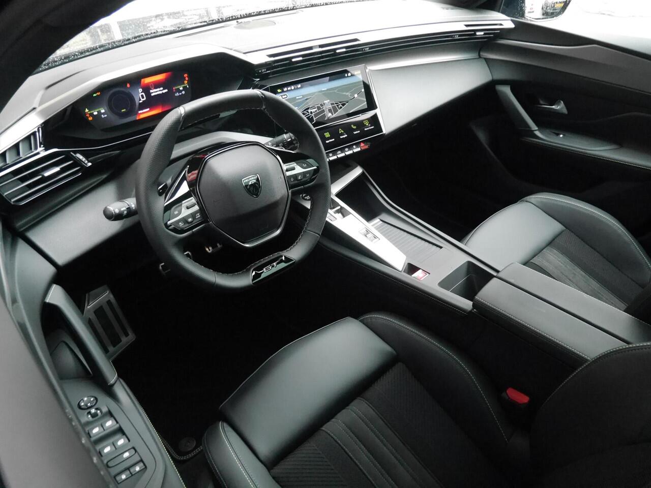 Peugeot 308 1.2 Hybrid 145 e-DCS6 GT | Demo | Trekhaak | 360 graden camera | Adaptieve cruise control | Alcantara bekleding | Panorama dak | Draadloze telefoonlader | Keyless entry en start | Facelift model