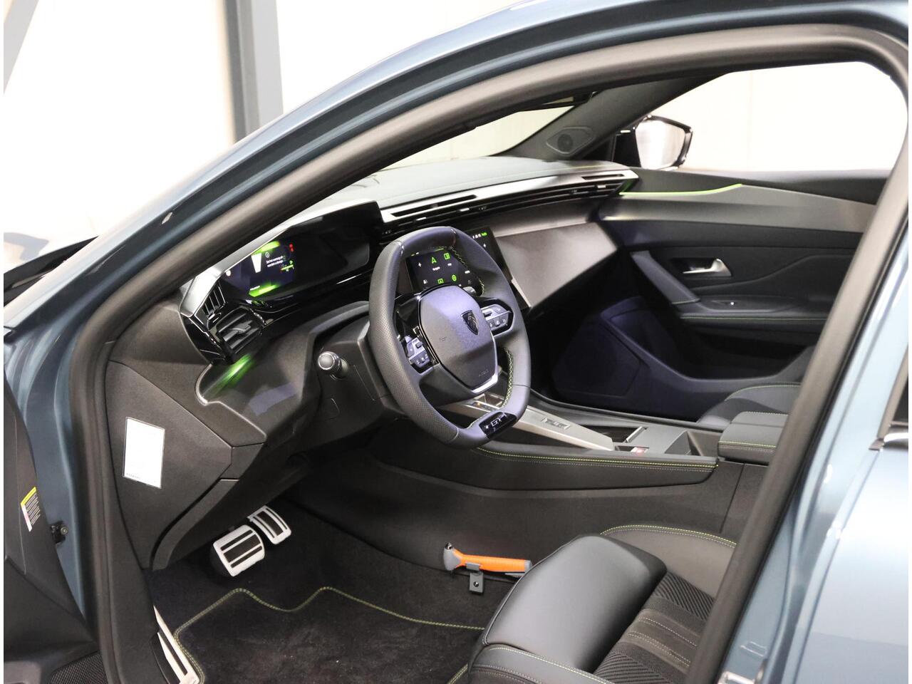 Peugeot 308 SW 1.2 Hybrid 145PK e-DCS6 GT | 1ste eigenaar | AppleCarPlay/AndroidAuto | Navigatie | Adaptive Cruise Control | Keyless | AGR Stoel | Stoel/StuurVerwarming | FULL LED | 360'Camera | Isofix | Privacy Glass | Elektrische Achterklep |