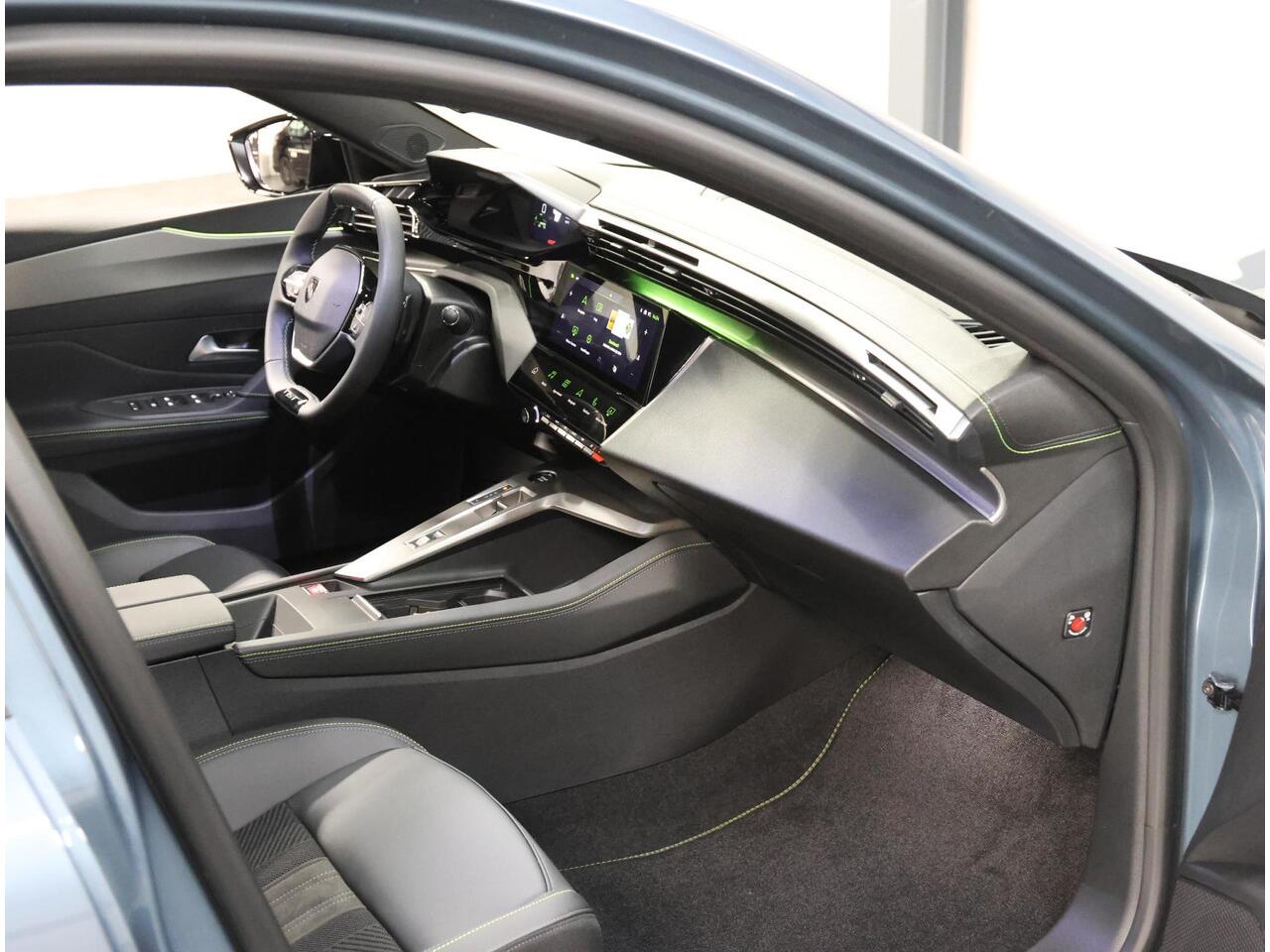 Peugeot 308 SW 1.2 Hybrid 145PK e-DCS6 GT | 1ste eigenaar | AppleCarPlay/AndroidAuto | Navigatie | Adaptive Cruise Control | Keyless | AGR Stoel | Stoel/StuurVerwarming | FULL LED | 360'Camera | Isofix | Privacy Glass | Elektrische Achterklep |
