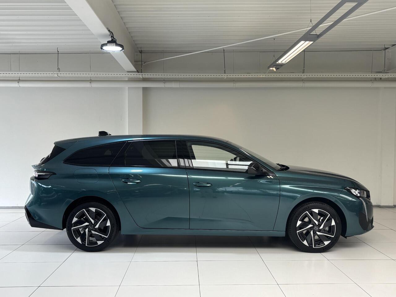 Peugeot 308 SW 1.2 Hybrid 145 e-DCS6 Allure .