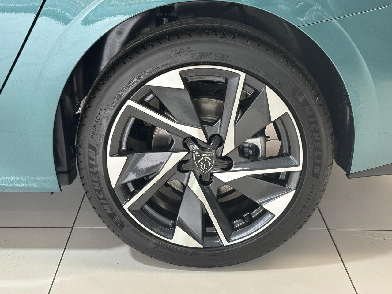 Peugeot 308 SW 1.2 Hybrid 145 e-DCS6 Allure .