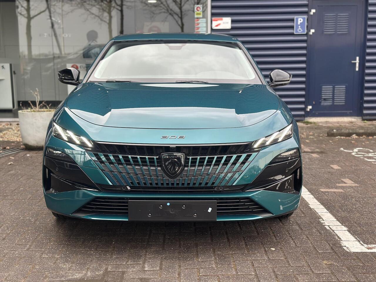 Peugeot 308 1.2 Hybrid 145 e-DCS6 Allure | Adaptive Cruise Control | Stoelverwarming | Climate Control | Parkeercamera/-sensoren | Navigatie | Apple Carplay/Android Auto | Full LED | Draadloze telefoonlader |