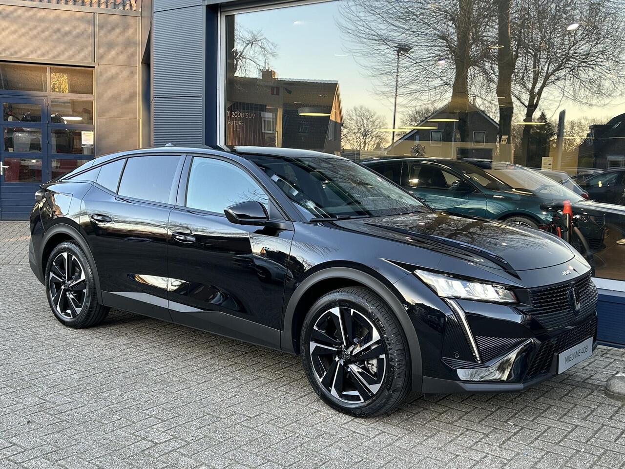 Peugeot 408 1.6 HYbrid Allure Pack 180 PK | Automaat Hybride | Bouwjaar 12-2023 | NETTO DEAL AANBIEDING | Digitaal Dashboard | Dode Hoek Bewaking | LED Verlichting | Stoelverwarming | Draadloos Apple Carplay & Android auto | Lichtmetalen velgen | Groot Multimedia Sch