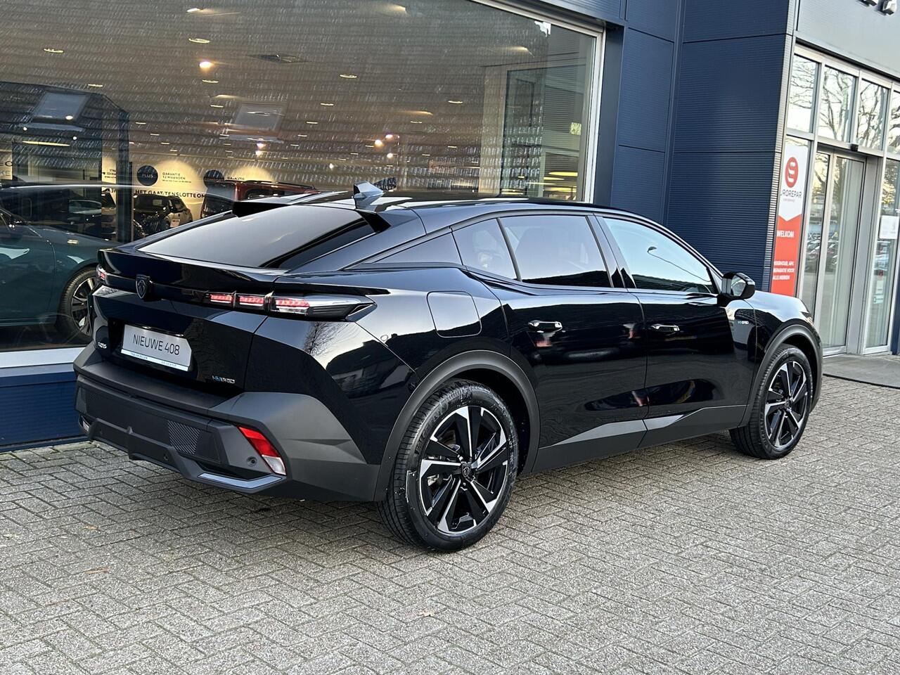 Peugeot 408 1.6 HYbrid Allure Pack 180 PK | Automaat Hybride | Bouwjaar 12-2023 | NETTO DEAL AANBIEDING | Digitaal Dashboard | Dode Hoek Bewaking | LED Verlichting | Stoelverwarming | Draadloos Apple Carplay & Android auto | Lichtmetalen velgen | Groot Multimedia Sch
