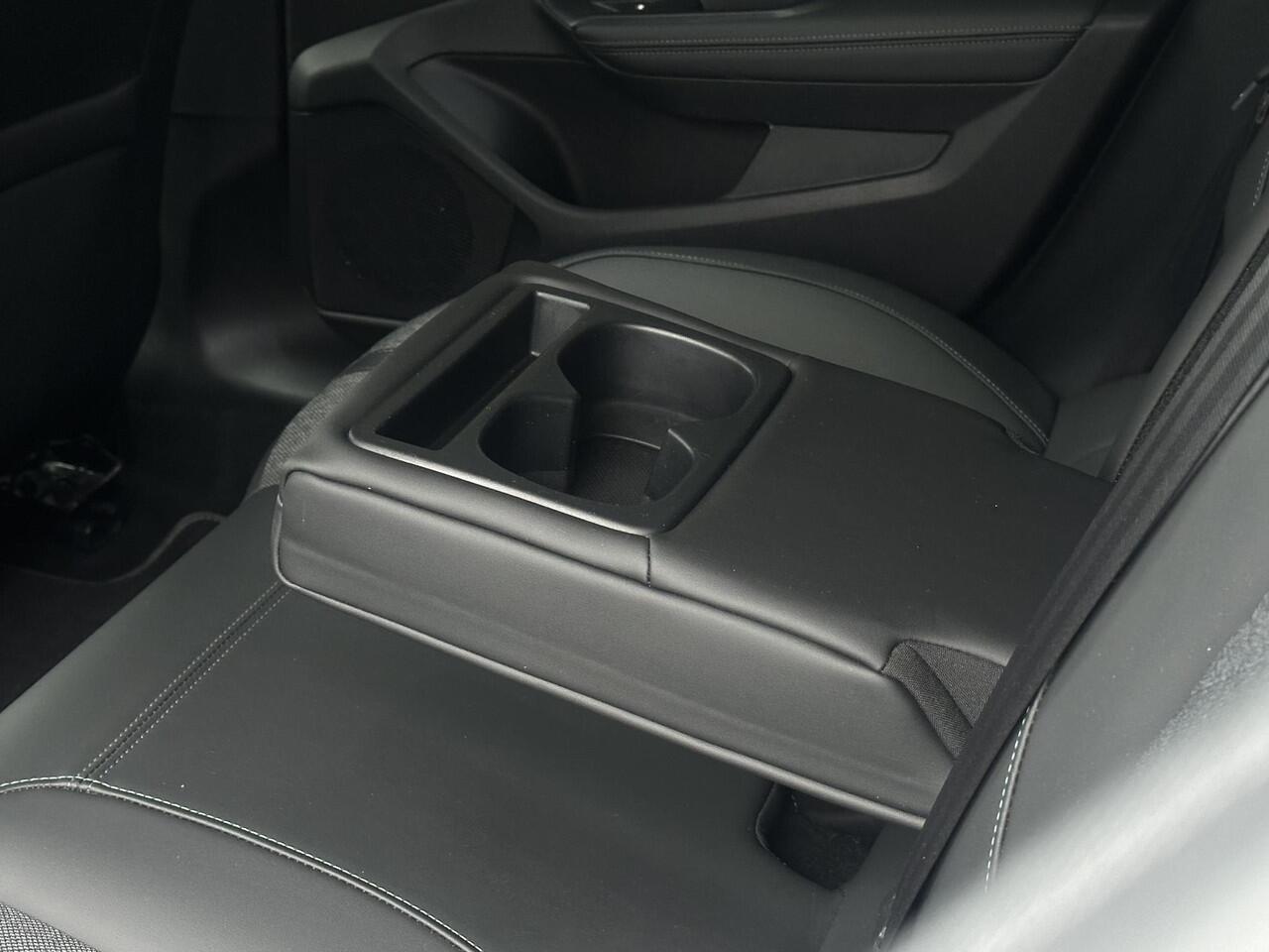 Peugeot 408 1.2 PureTech Allure Pack 130 EAT8 | Stoelverwarming | Climate Control | Adaptive Cruise Control | Parkeercamera/-sensoren | Apple Carplay/Android Auto | Sfeerverlichting | Draadloze telefoonlader | Voorruit verwarming | Keyless Entry/Start | Full LED |