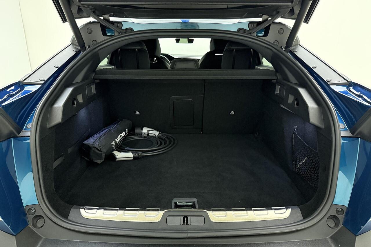 Peugeot 408 1.6 HYbrid GT 225pk EAT8 First Edition | Adaptive Cruise Control | Matrix LED | Stoelverwarming | Verwarmd stuurwiel | Handsfree achterklep | Keyless Entry & Start | AGR Bestuurdersstoel | Camera | 20'' ''Monolithe'' velgen | 1e Eigenaar