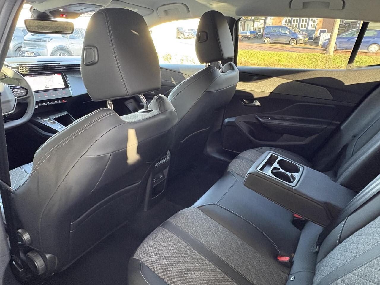 Peugeot 408 1.2 Hybrid 136 e-DCS6 Allure | Keyless Entry | Achteruitrijcamera | Navigatie | LED koplampen | Adaptieve Cruise Control | Climate Control