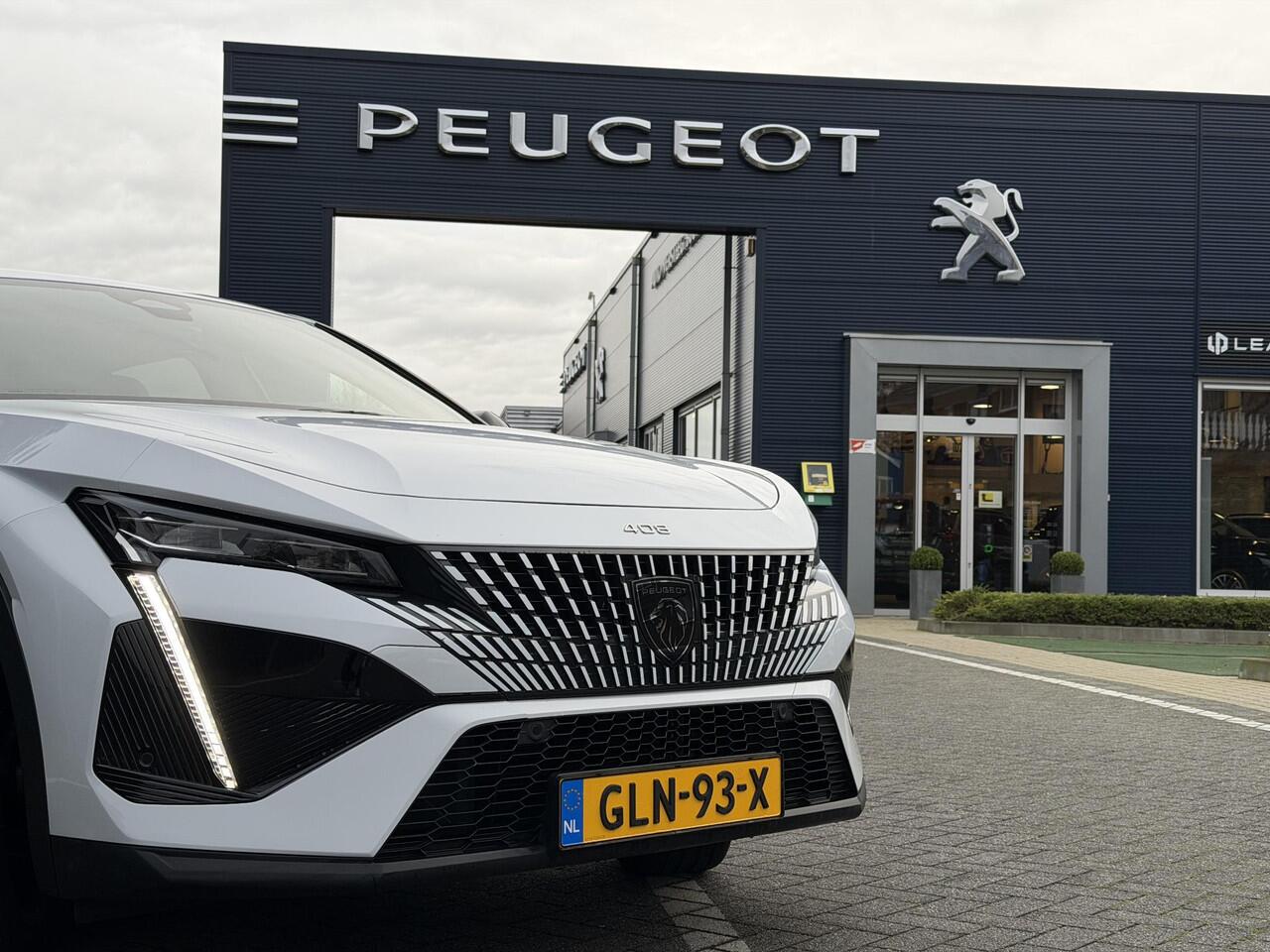 Peugeot 408 GT 1.2 Hybrid 136PK e-DCS6 Automaat Navigatie, Achteruitrijcamera, Keyless, Parkeersensoren, Stuurwielverwarming, Apple Carplay, Android Auto