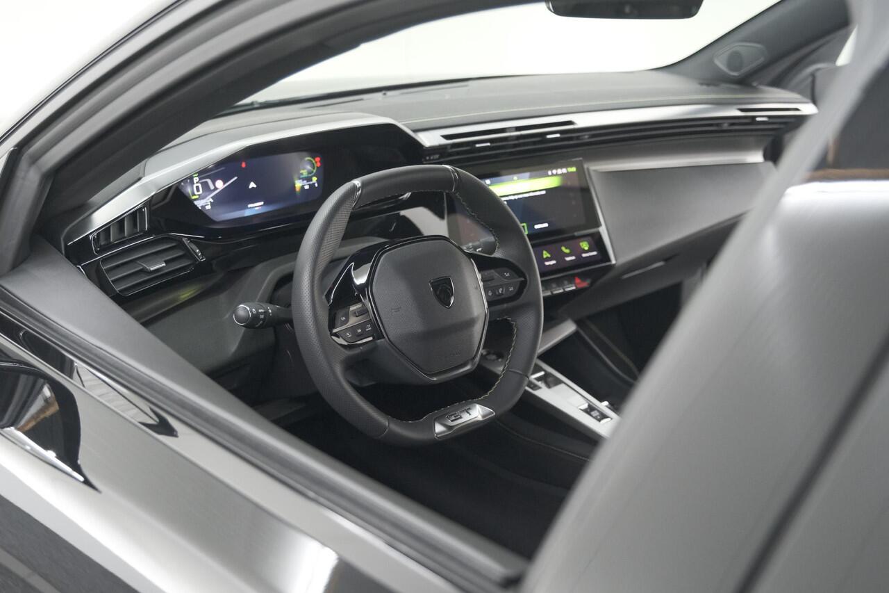 Peugeot 408 1.2 Hybrid 136 e-DCS6 GT | 360 Camera | Adaptieve Cruise Control | Elektronische Kofferklep | Apple Carplay