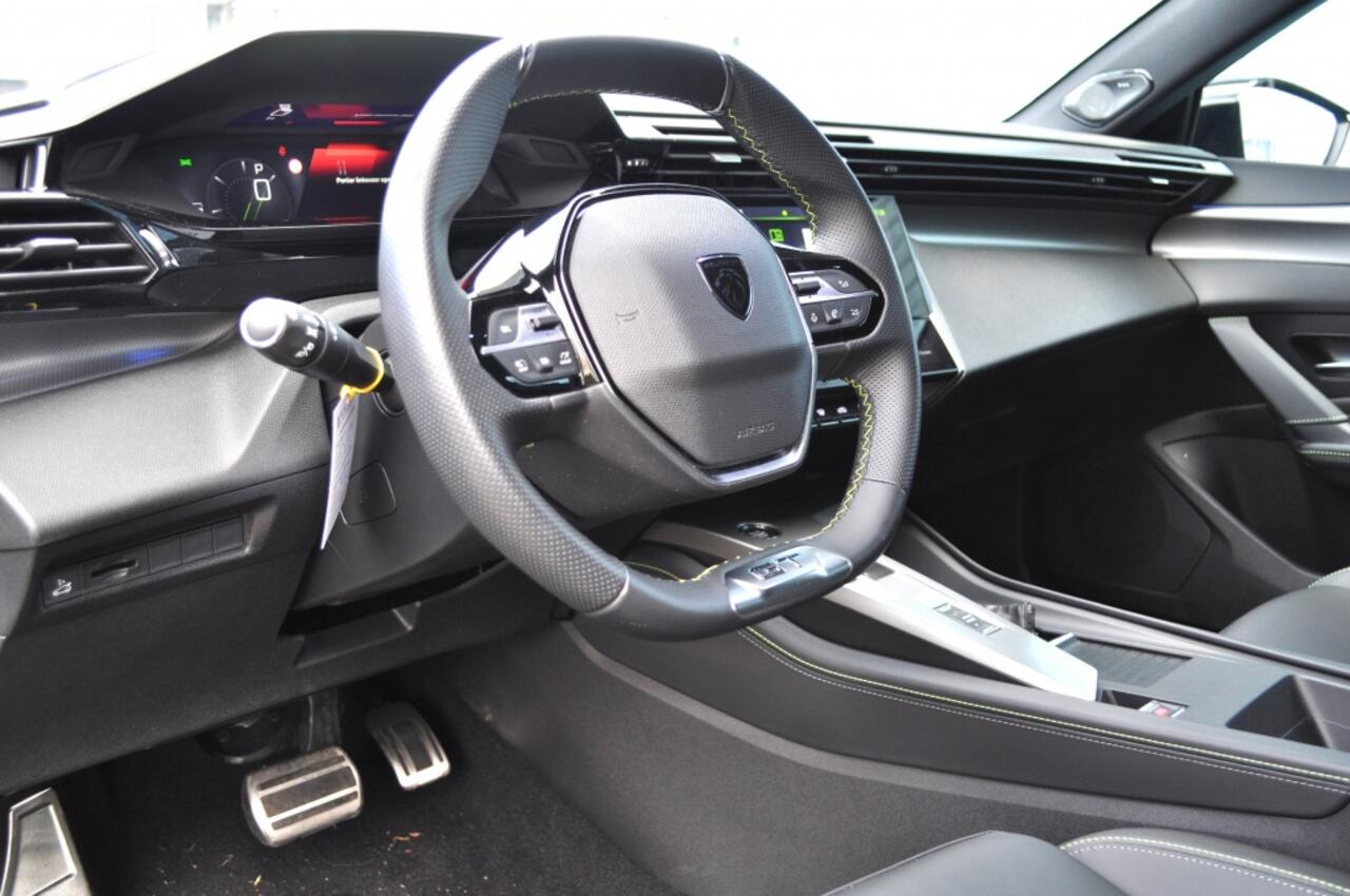 Peugeot 408 1.2 GT Autom Leer/alc elec stoel mass LED rondomz camera