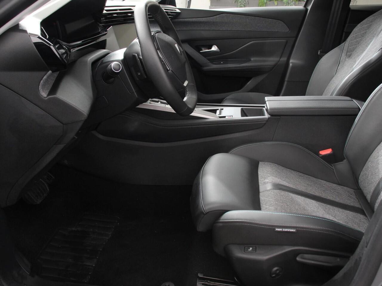 Peugeot 408 1.2 PureTech Allure 130 pk Automaat DEMO ! Navigatie Apple Carplay/Android Auto Airco Camera Parkeer sensoren Cruise Control Led Lichtmetalen Velgen Stoelverwarming