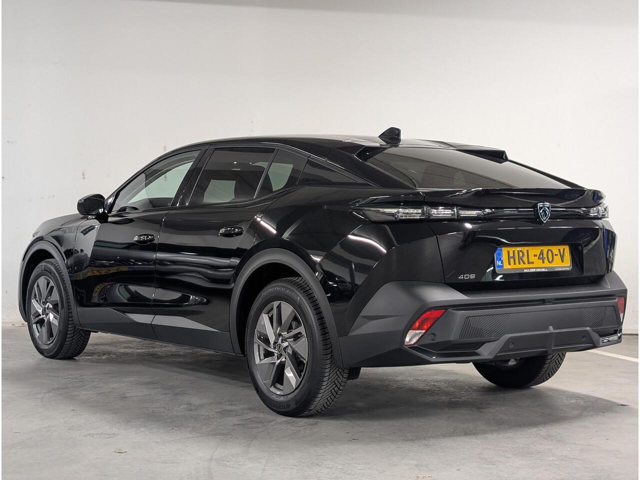 Peugeot 408 Allure Pack 1.2 Turbo 130pk EAT8 | NAVI | 360° CAMERA | STOEL + STUURVERW. | ADAPTIVE CRUISE | VOORRUITVERW. | DRAADLOZE TELEFOONLADER |