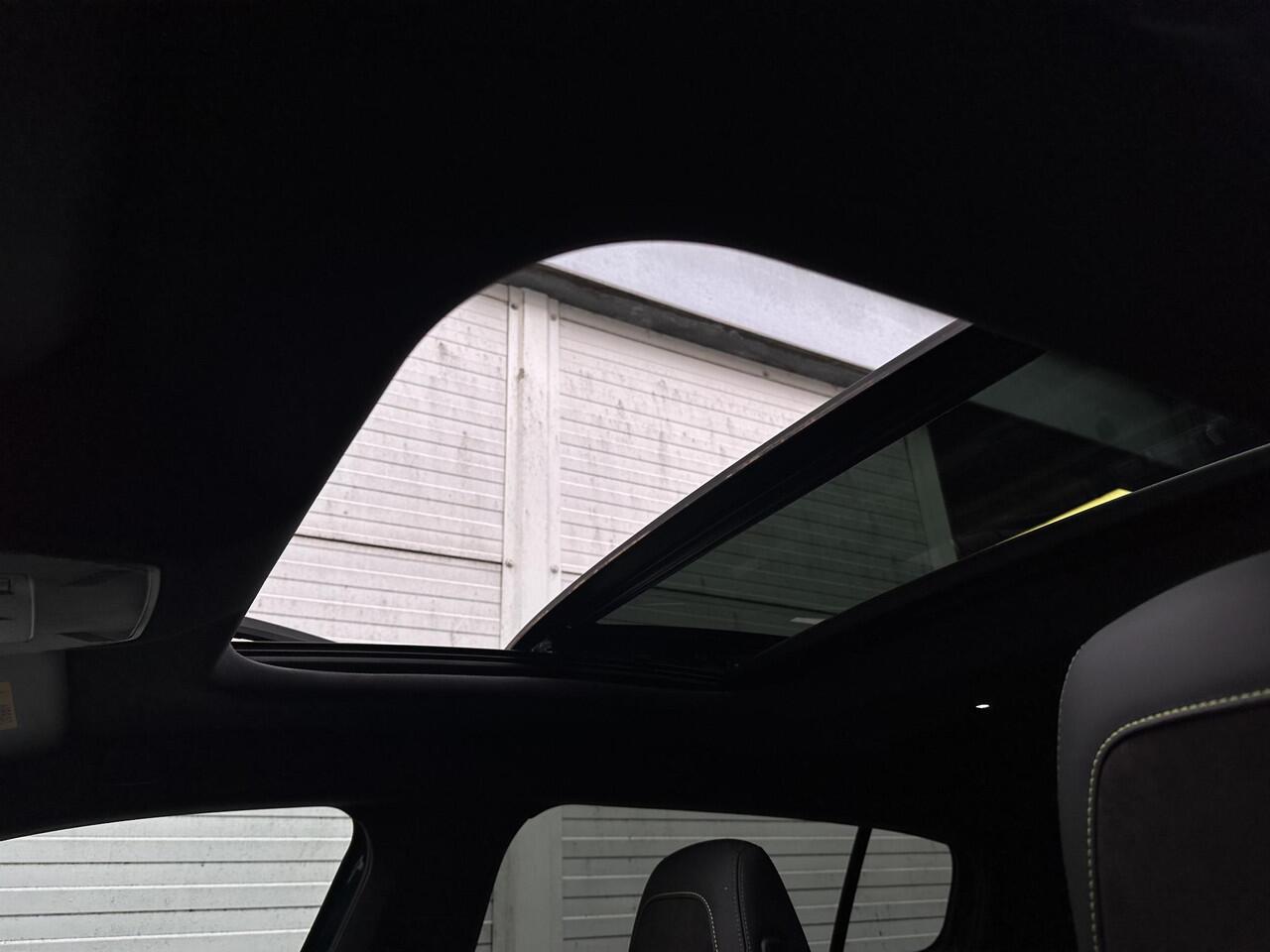 Peugeot 408 GT 1.6 HYbrid PHEV 180pk EAT8 | SCHUIF/KANTELDAK | FOCAL HIFI | ELEKTR. A.KLEP | ALCANTARA | 7,4 kW ON-BOARDCHARGER |