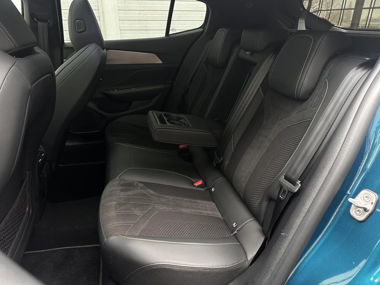 Peugeot 408 GT 1.6 HYbrid PHEV 180pk EAT8 | SCHUIF/KANTELDAK | FOCAL HIFI | ELEKTR. A.KLEP | ALCANTARA | 7,4 kW ON-BOARDCHARGER |