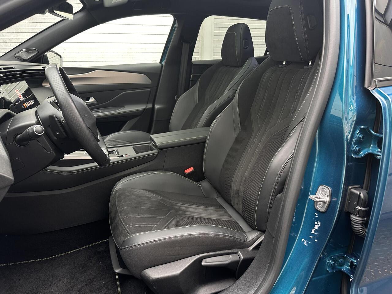 Peugeot 408 GT 1.6 HYbrid PHEV 180pk EAT8 | SCHUIF/KANTELDAK | FOCAL HIFI | ELEKTR. A.KLEP | ALCANTARA | 7,4 kW ON-BOARDCHARGER |