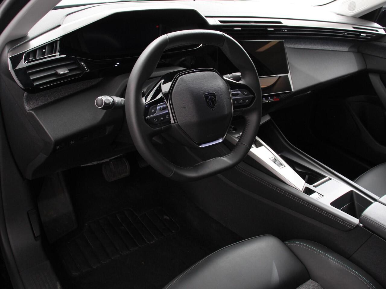 Peugeot 408 1.2 PureTech Allure 130 Automaat | Navigatie | Apple Carplay/Android Auto | Climate Control | Cruise Control | Virtual cockpit | PDC VA + Camera | Full LED | LM Velgen